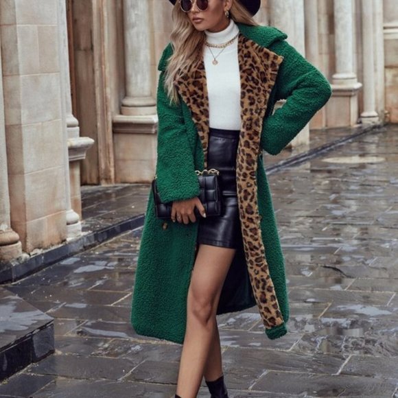 Contemporary leopard animal print fuzzy cozy Jacke - Picture 7 of 9